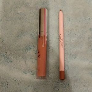 Kylie Jenner lip set